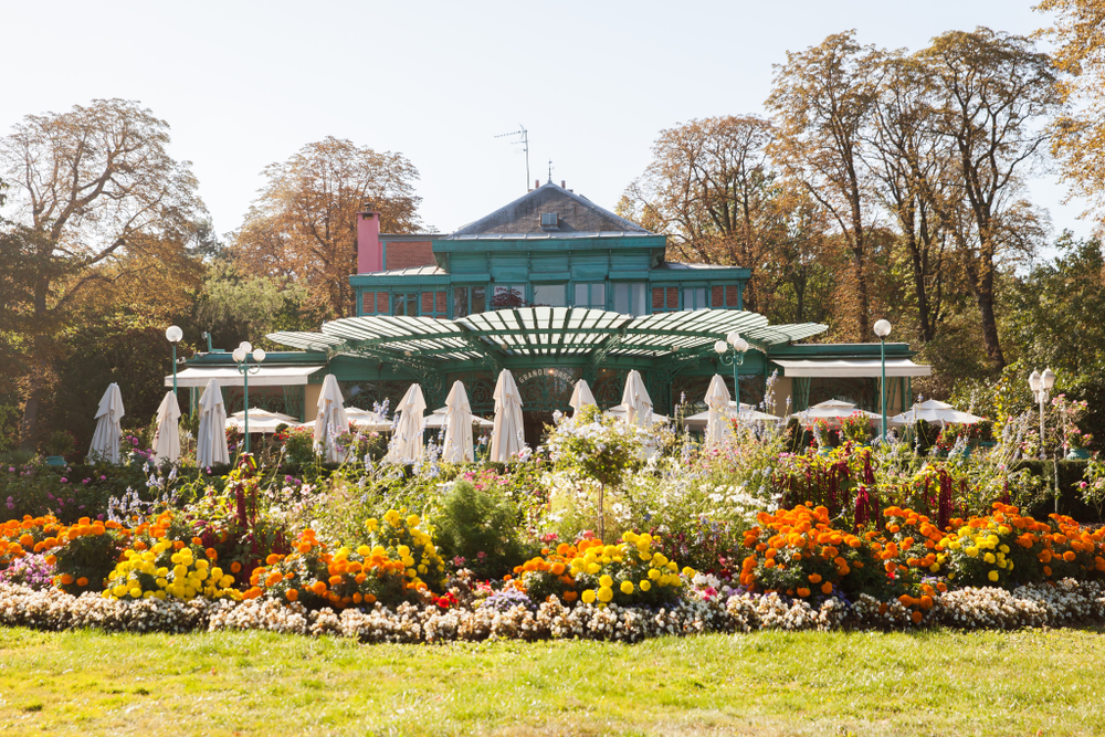 La Grande Cascade restaurant in "Bois de Boulogne" park